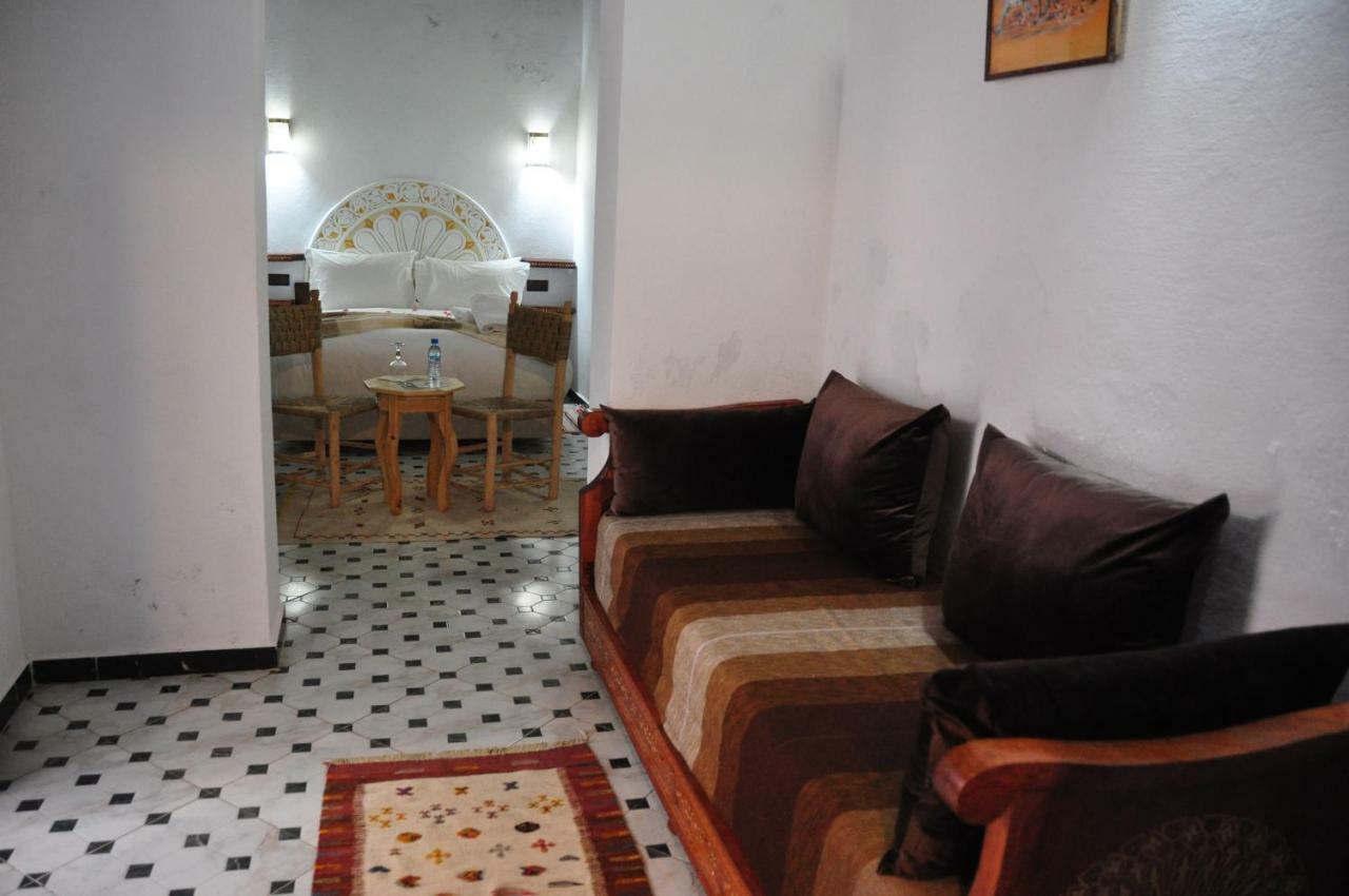 Riad Zawia As-Sawíra Exteriér fotografie